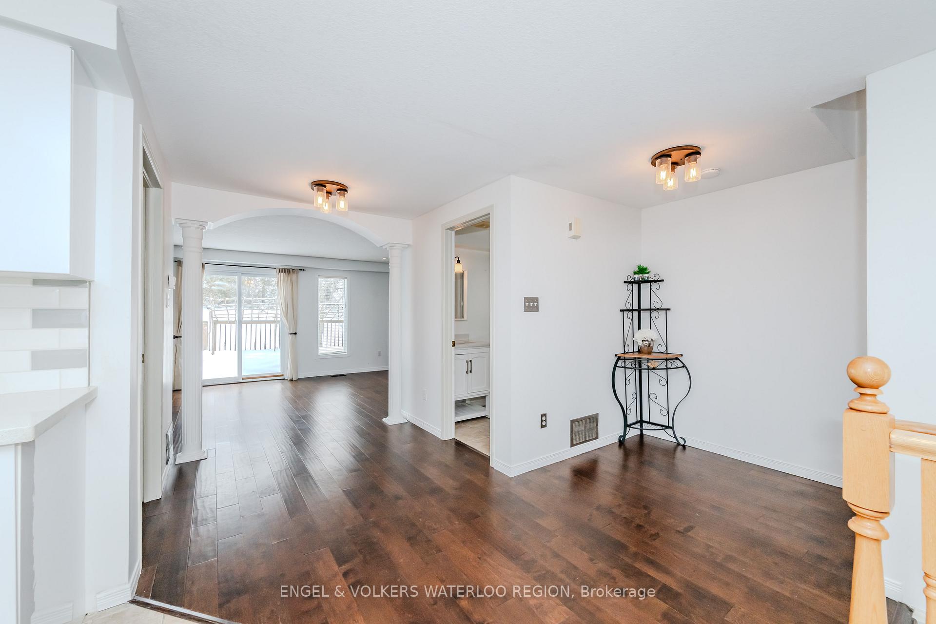 Photo 14 of 405 White Birch Avenue, Waterloo, Columbia Forest — HOMEH