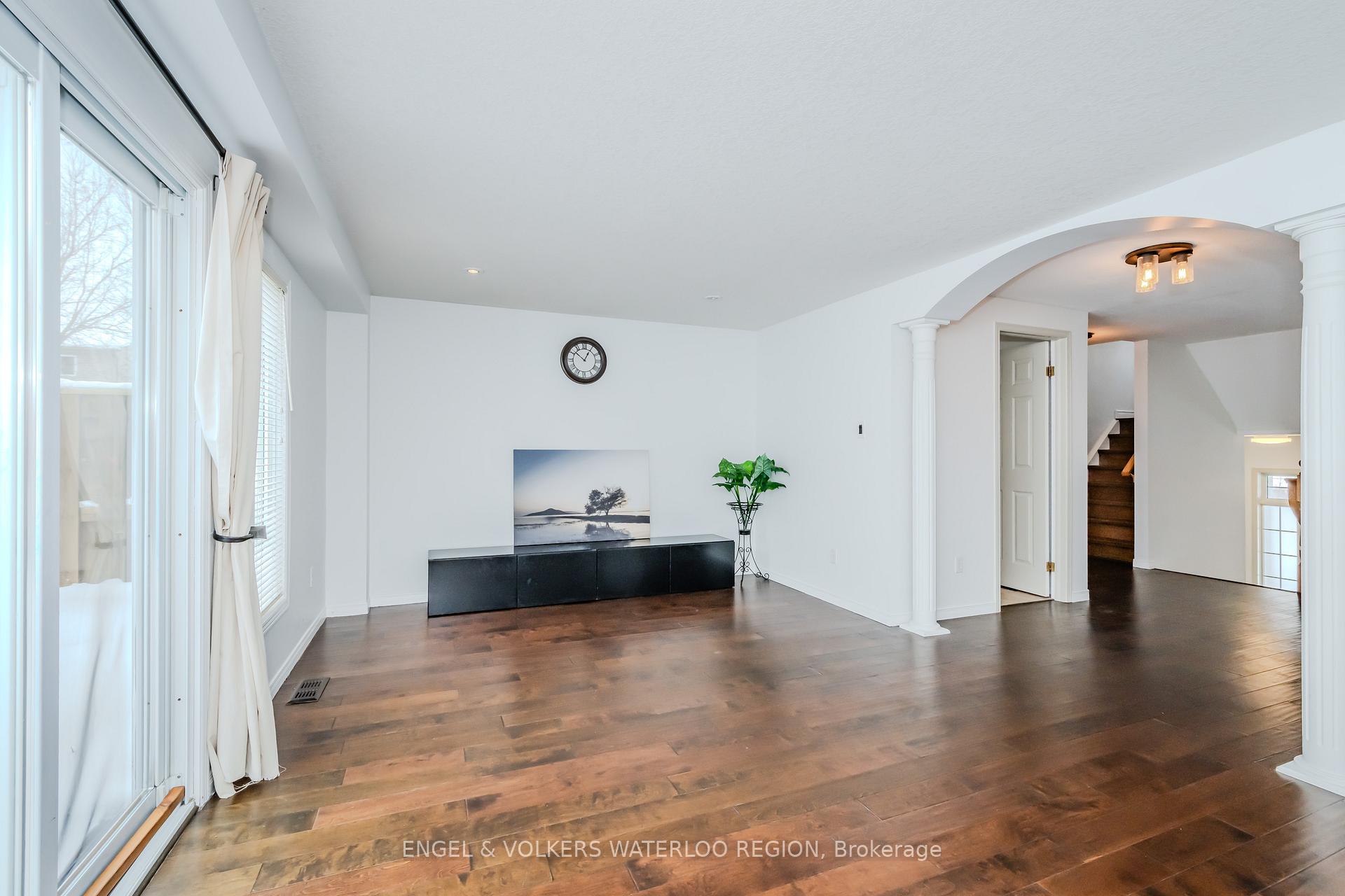 Photo 17 of 405 White Birch Avenue, Waterloo, Columbia Forest — HOMEH