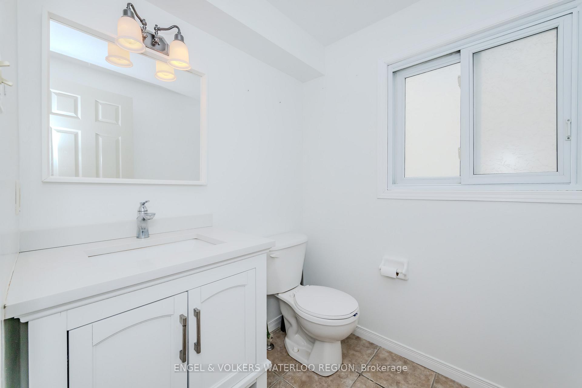 Photo 18 of 405 White Birch Avenue, Waterloo, Columbia Forest — HOMEH