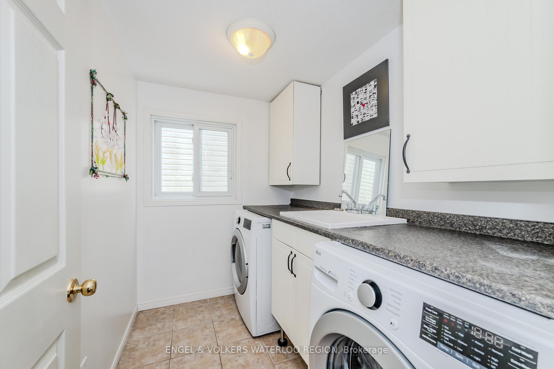 Photo 19 of 405 White Birch Avenue, Waterloo, Columbia Forest — HOMEH