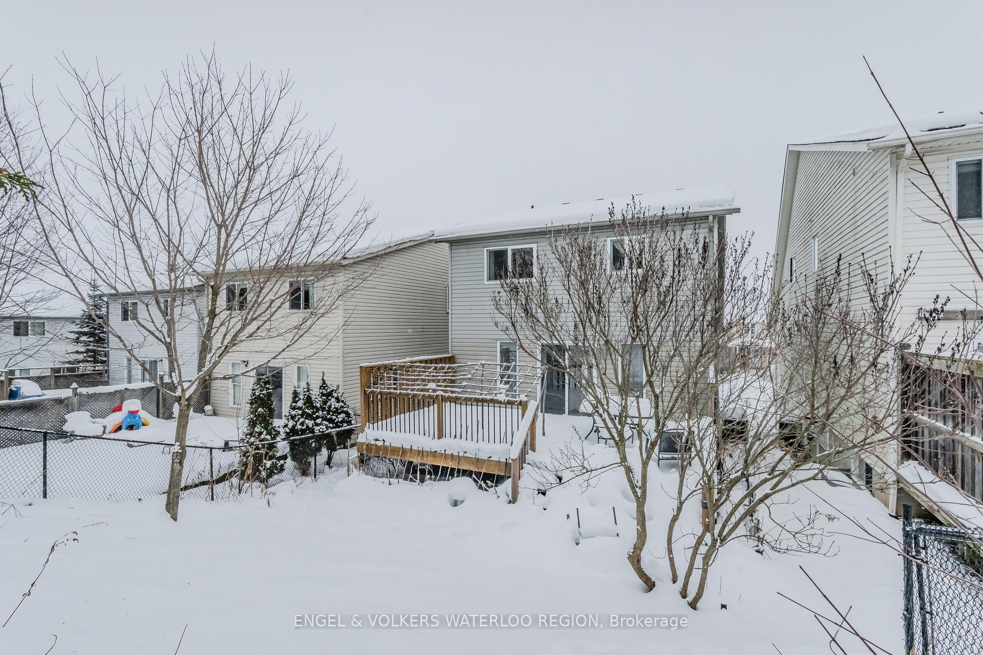 Photo 36 of 405 White Birch Avenue, Waterloo, Columbia Forest — HOMEH