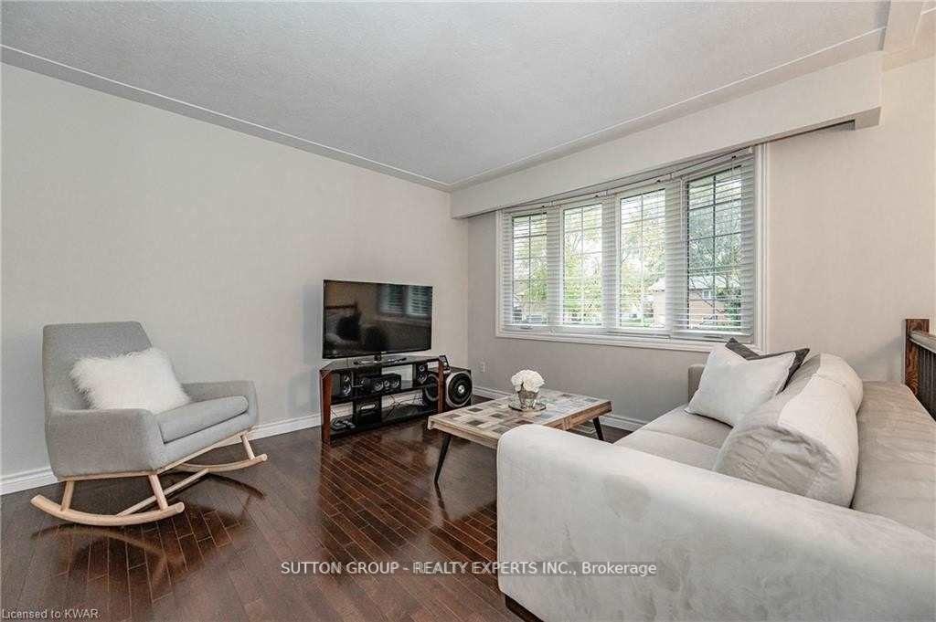Photo 7 of Unit Upper, 604 Glen Forrest Boulevard, Waterloo — HOMEH