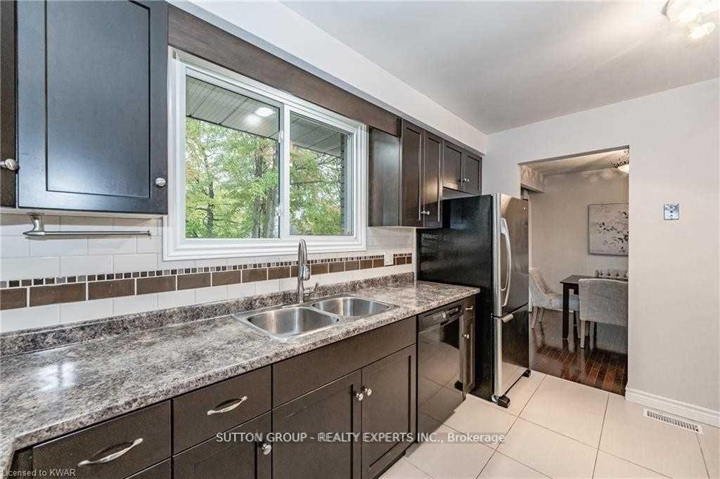 Photo 16 of Unit Upper, 604 Glen Forrest Boulevard, Waterloo — HOMEH