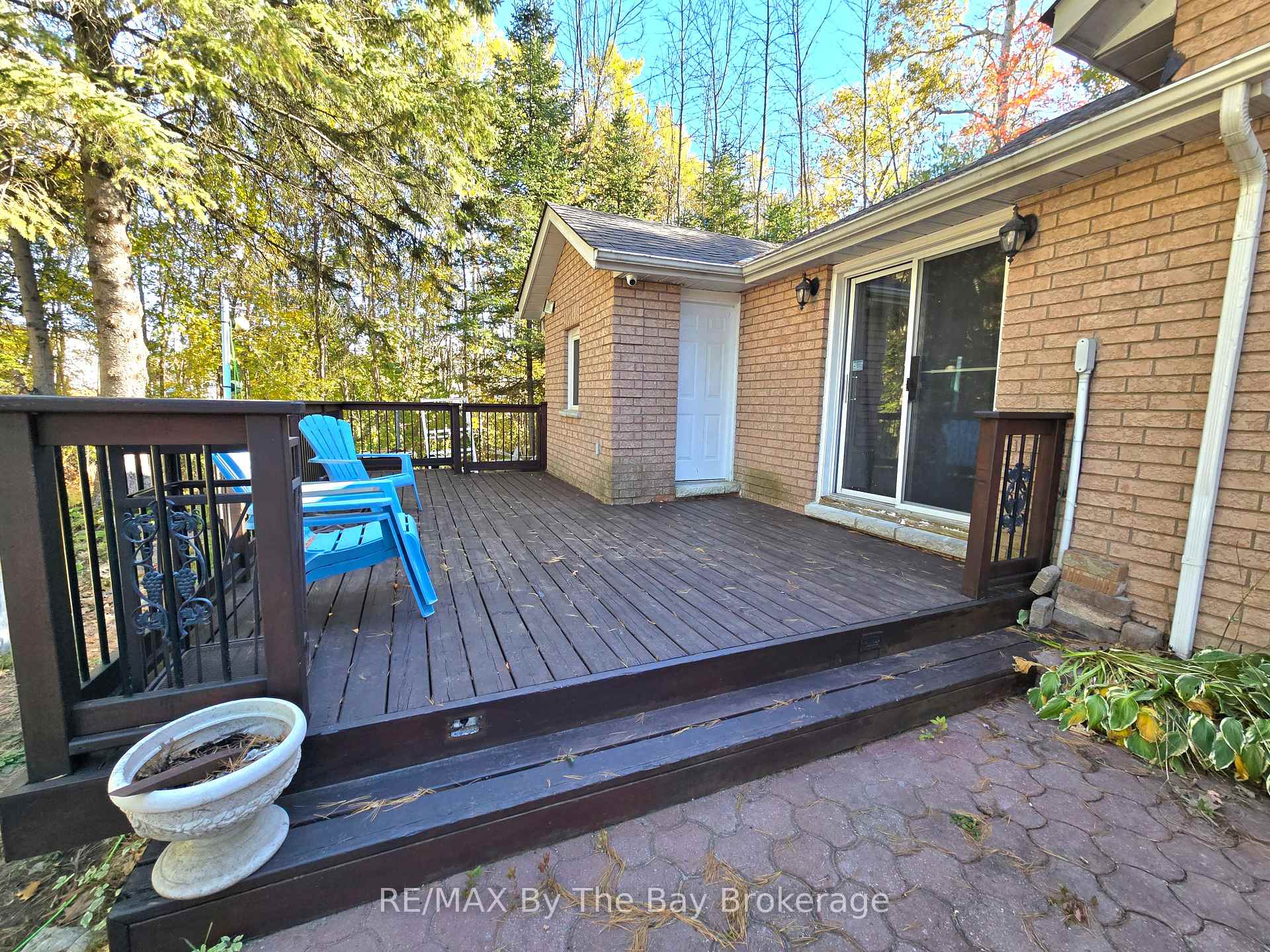 Photo 3 of 31 Forest Avenue, Wasaga Beach — HOMEH