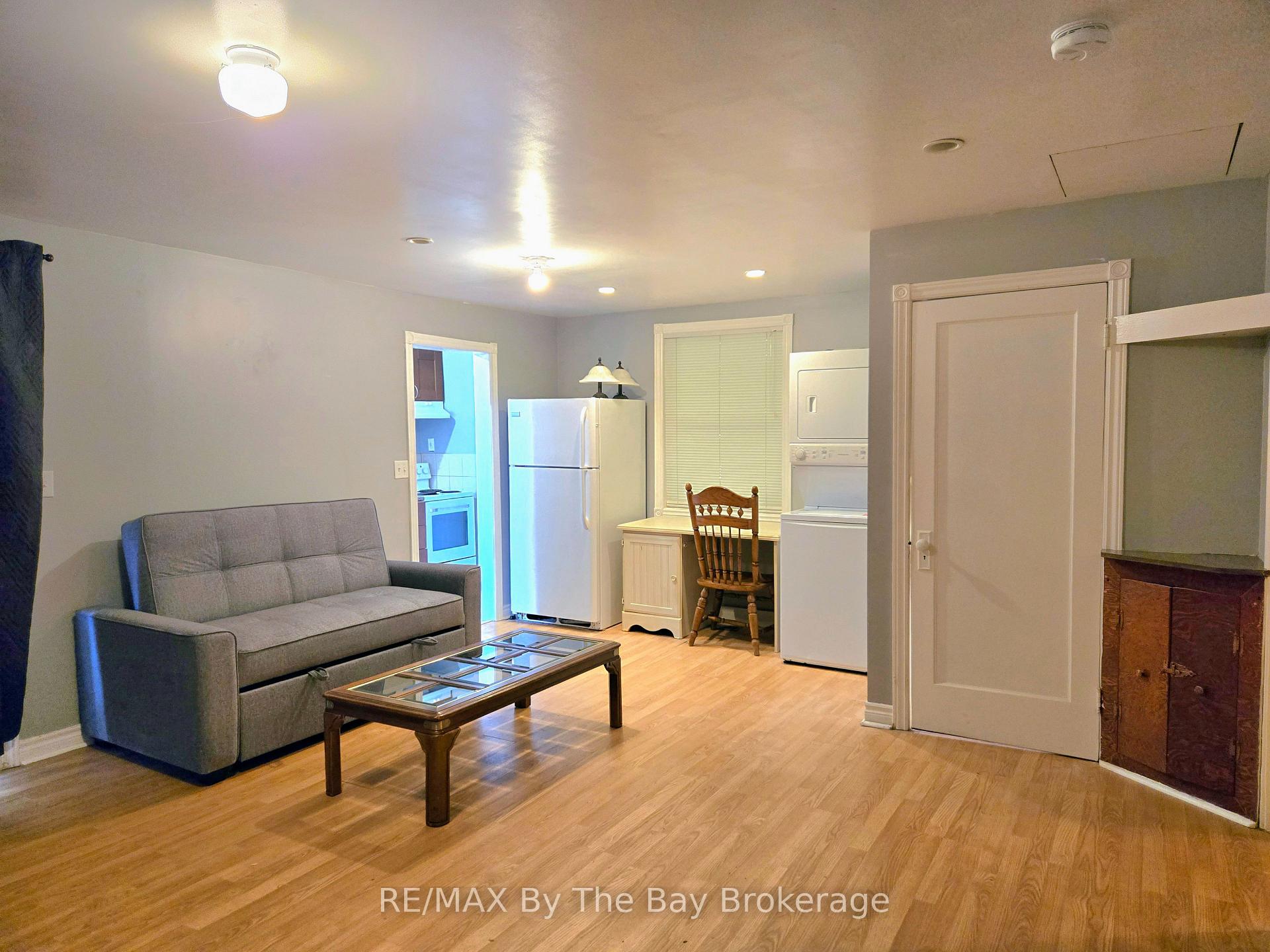 Photo 4 of 31 Forest Avenue, Wasaga Beach — HOMEH