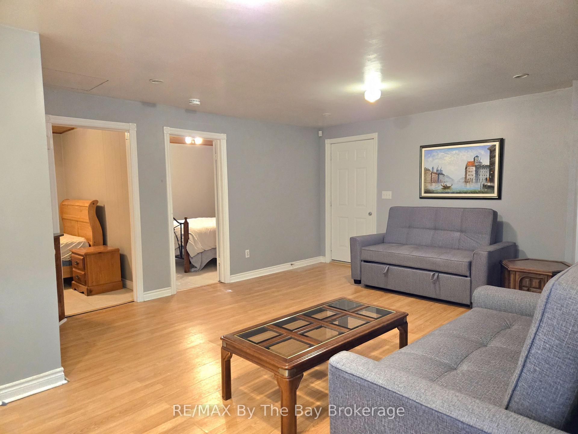 Photo 5 of 31 Forest Avenue, Wasaga Beach — HOMEH