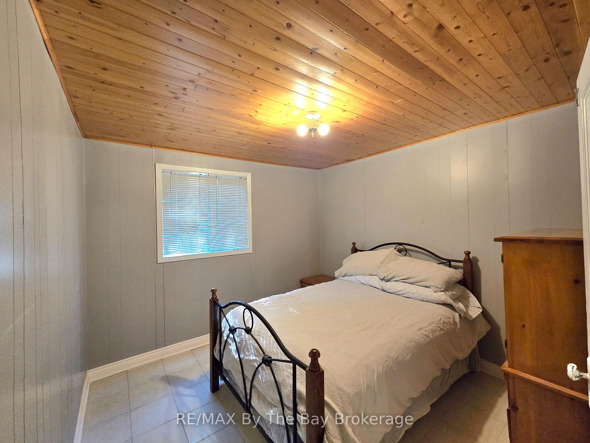 Photo 6 of 31 Forest Avenue, Wasaga Beach — HOMEH