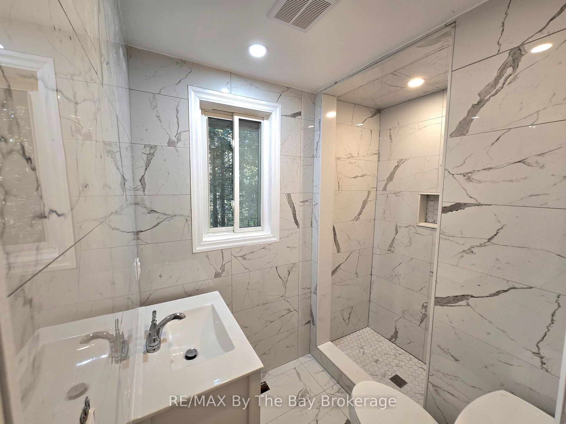 Photo 8 of 31 Forest Avenue, Wasaga Beach — HOMEH
