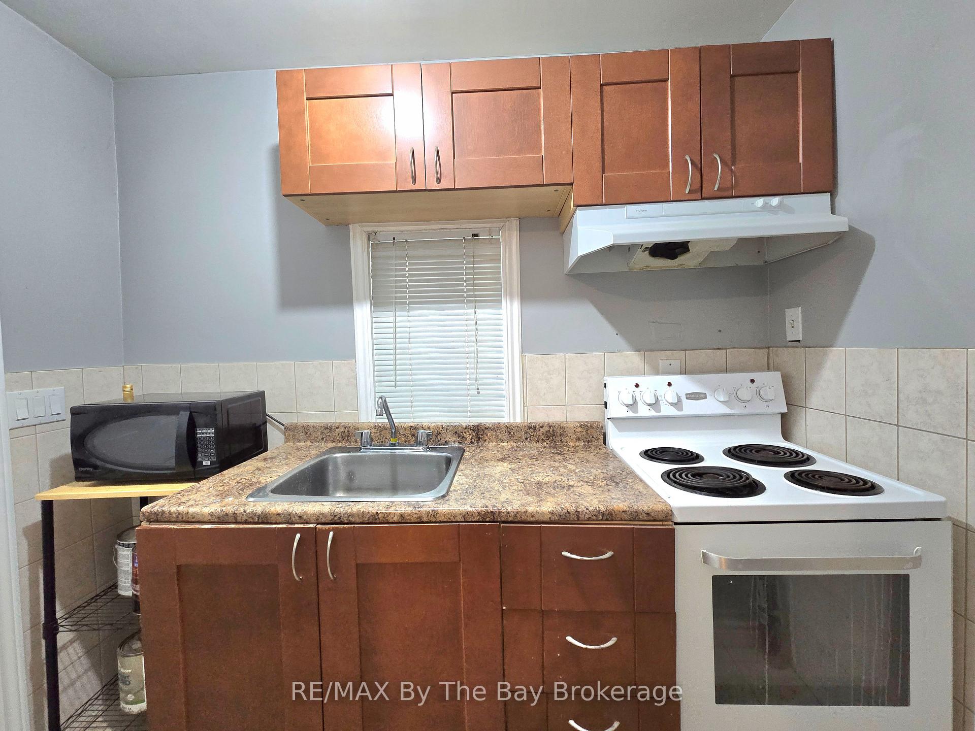 Photo 14 of 31 Forest Avenue, Wasaga Beach — HOMEH