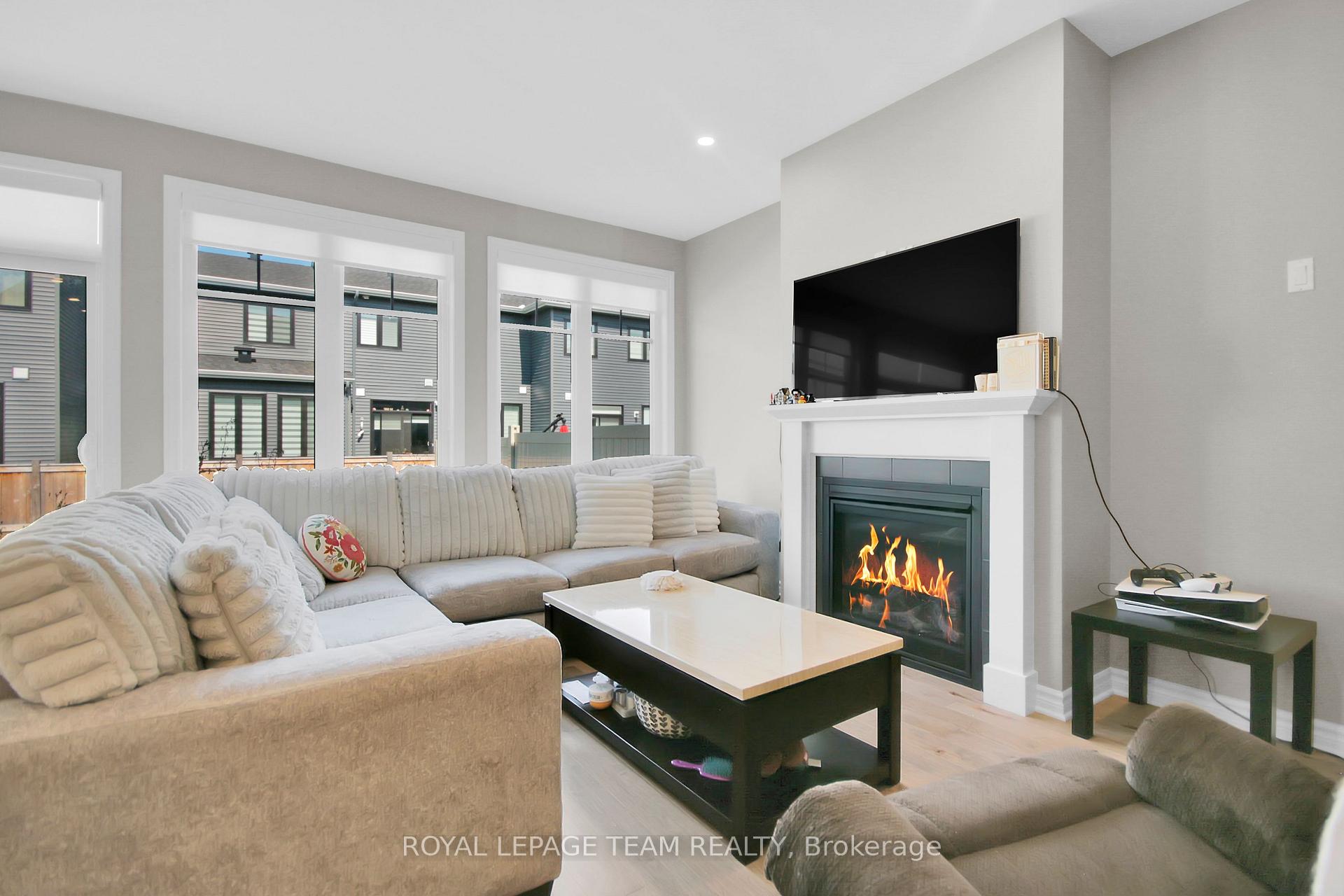 Photo 7 of 35 Mandevilla Crescent, Ottawa, Blossom Park/Kemp Park/Findlay Creek — HOMEH