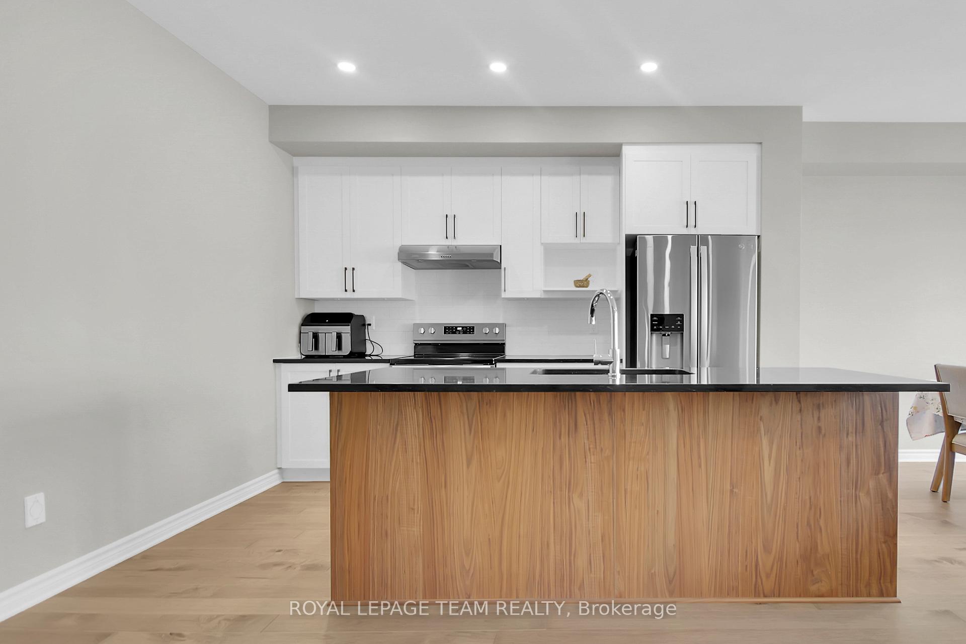 Photo 13 of 35 Mandevilla Crescent, Ottawa, Blossom Park/Kemp Park/Findlay Creek — HOMEH