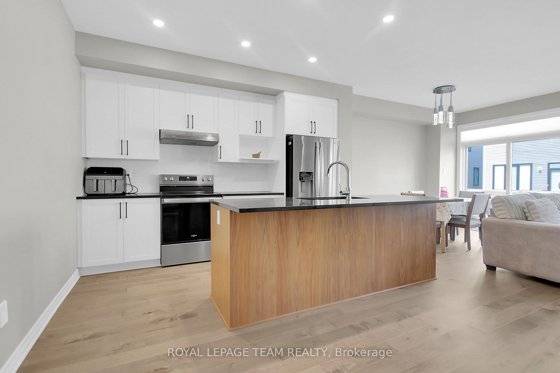 Photo 14 of 35 Mandevilla Crescent, Ottawa, Blossom Park/Kemp Park/Findlay Creek — HOMEH