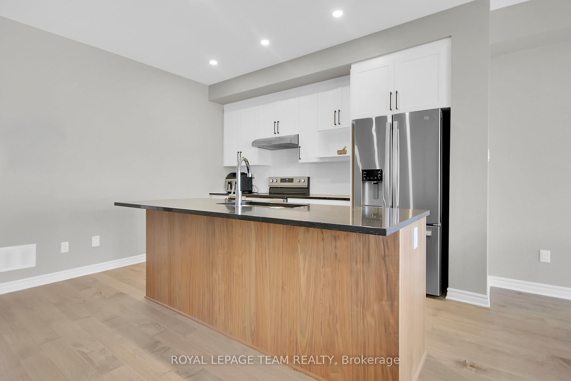 Photo 19 of 35 Mandevilla Crescent, Ottawa, Blossom Park/Kemp Park/Findlay Creek — HOMEH