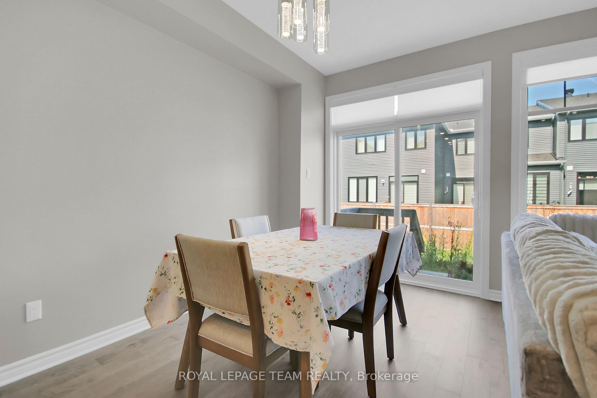 Photo 20 of 35 Mandevilla Crescent, Ottawa, Blossom Park/Kemp Park/Findlay Creek — HOMEH