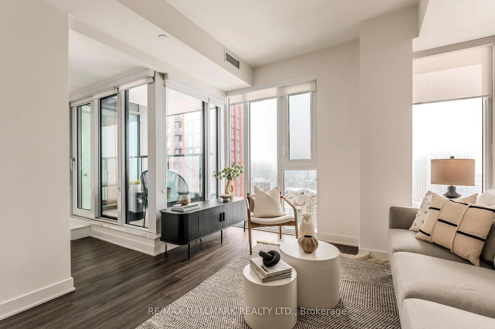 Photo 10 of Unit 2401 E, 70 Princess St E, Toronto, Waterfront Communities — HOMEH