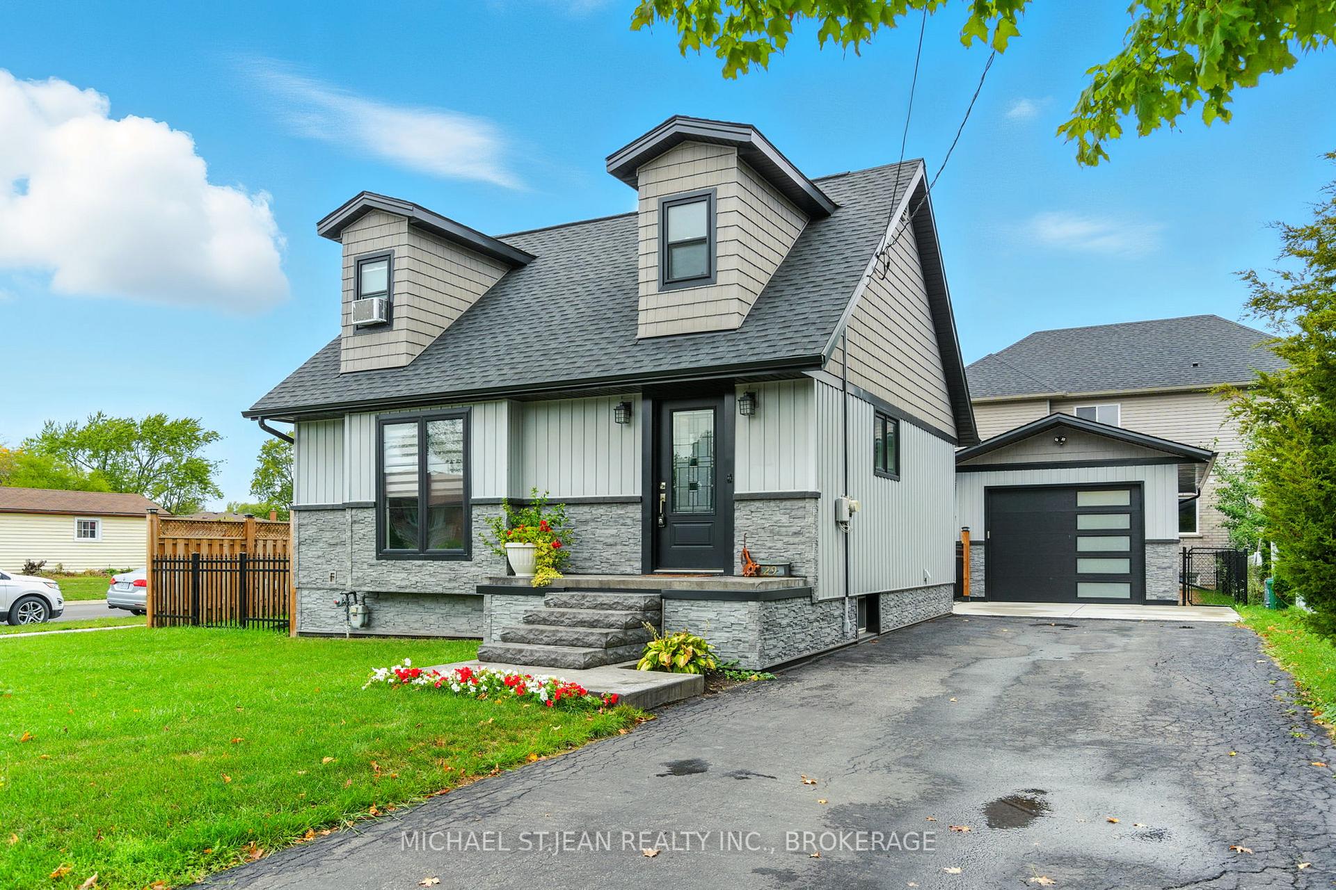 Photo 3 of 29 Sauer Avenue, Welland, Lincoln/Crowland — HOMEH