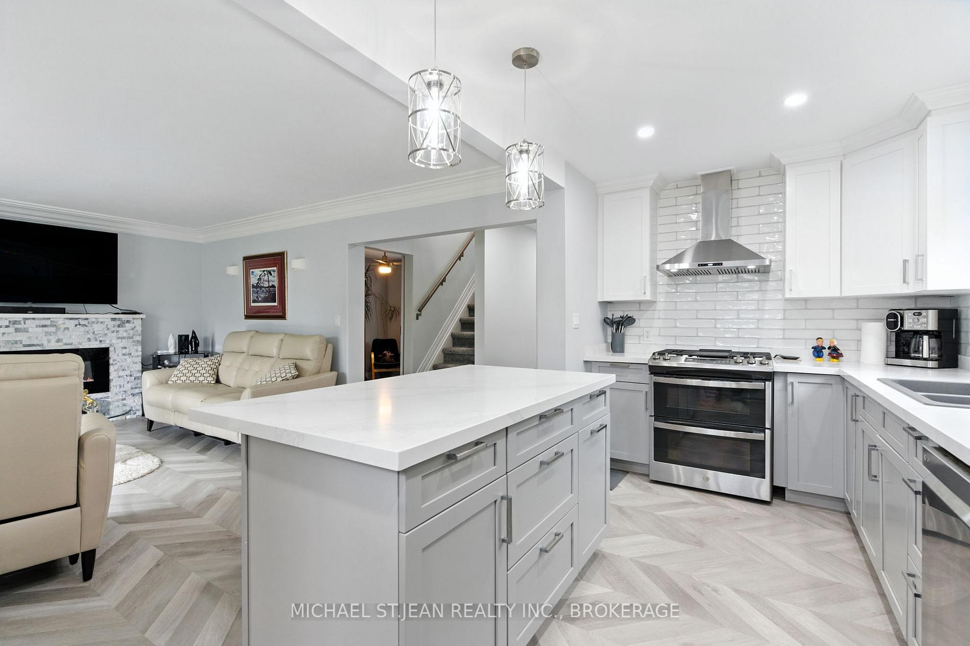 Photo 8 of 29 Sauer Avenue, Welland, Lincoln/Crowland — HOMEH
