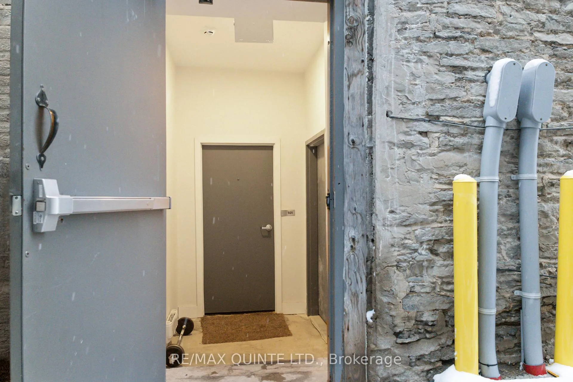 Photo 15 of Unit 101, 363 Front Street, Belleville, Belleville Ward — HOMEH