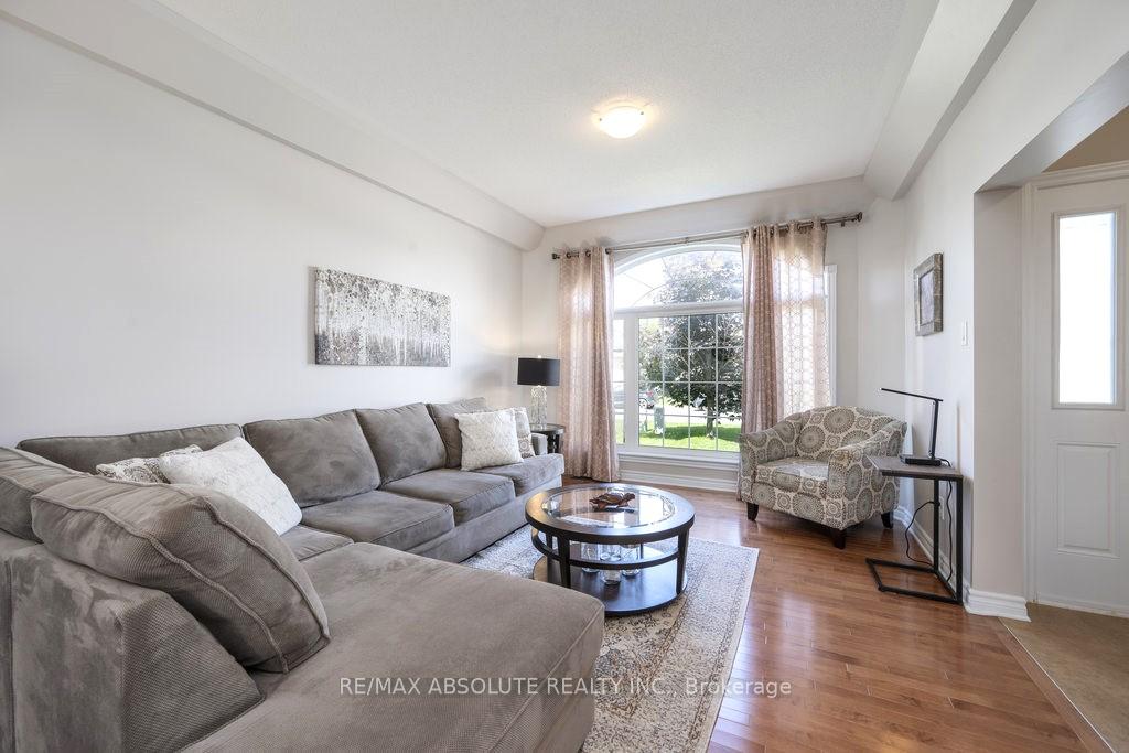 Photo 5 of 77 Carter Crescent, Arnprior — HOMEH