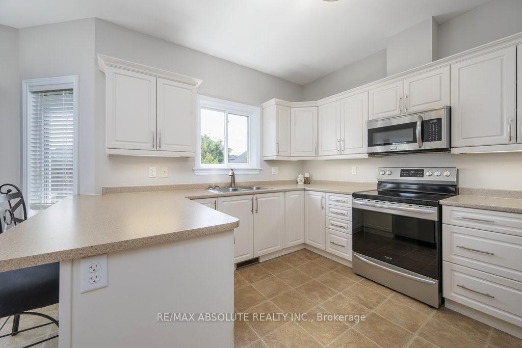 Photo 10 of 77 Carter Crescent, Arnprior — HOMEH
