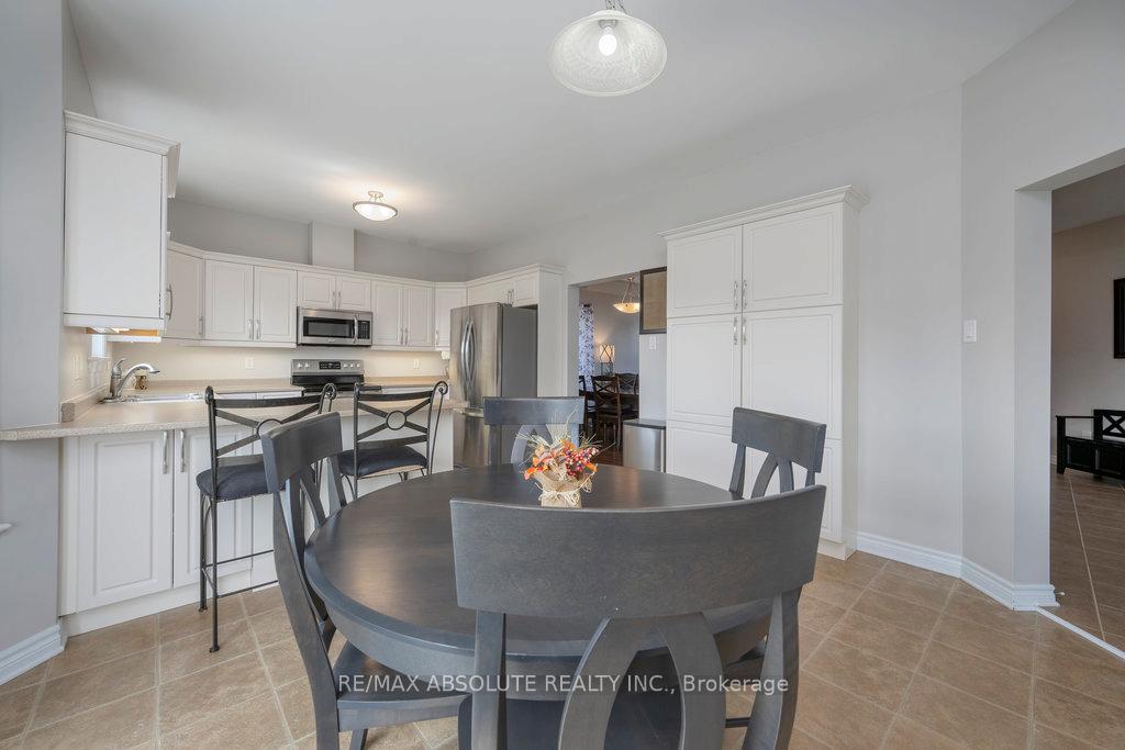 Photo 13 of 77 Carter Crescent, Arnprior — HOMEH