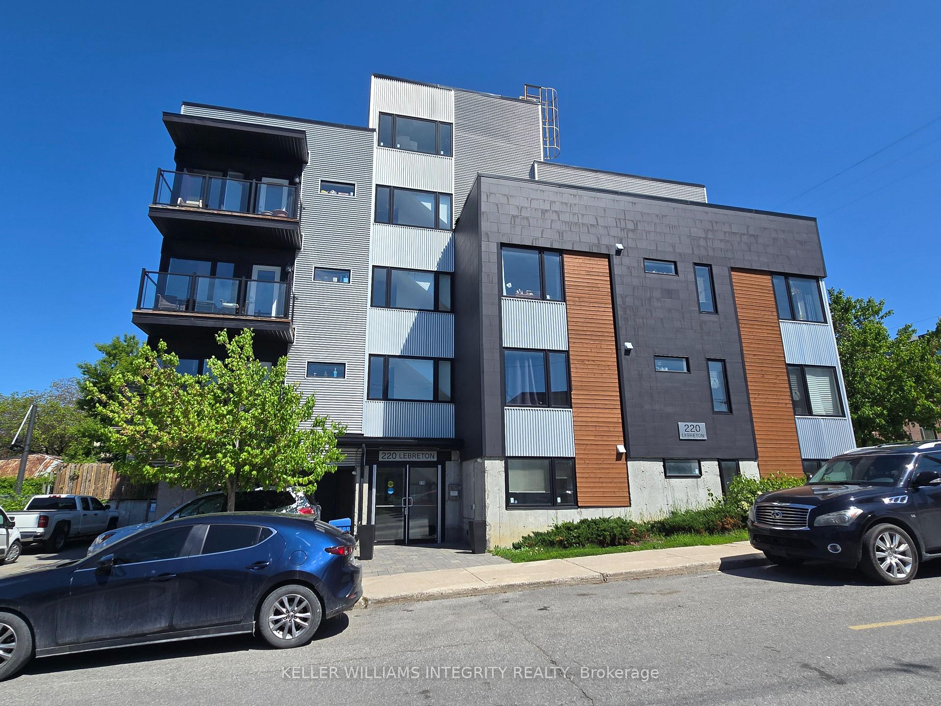 Front of Unit 2, 220 Lebreton Street N