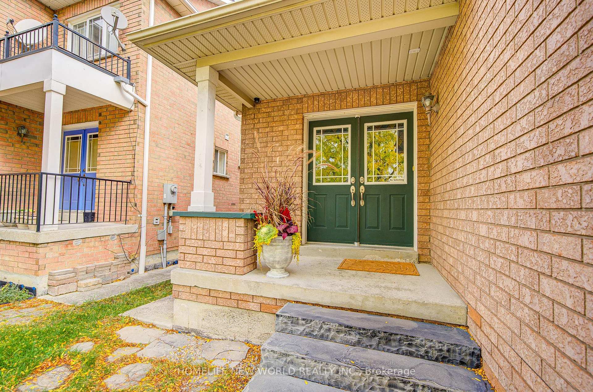 Photo 4 of 186 Solway Avenue, Vaughan, Maple — HOMEH