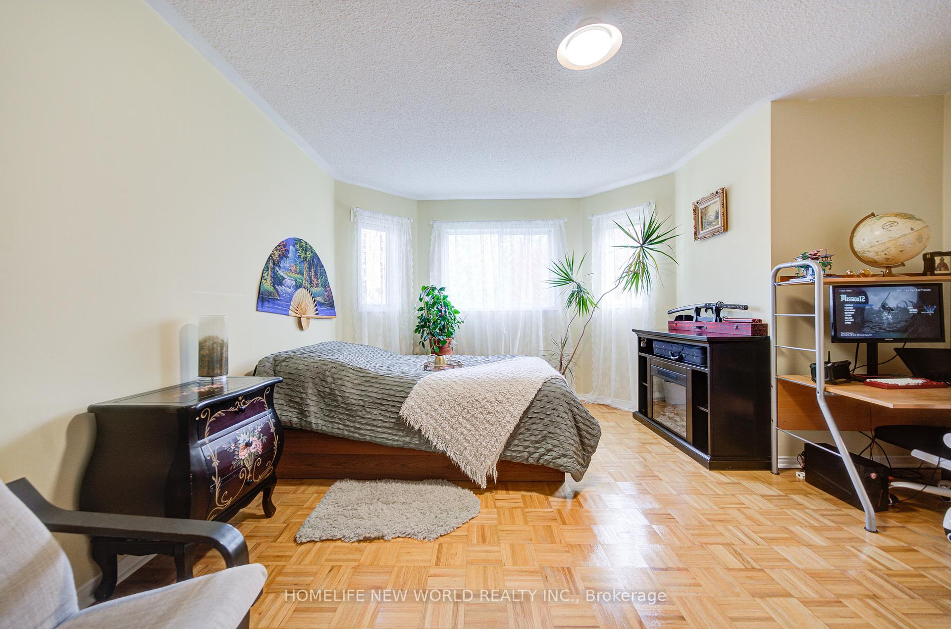 Photo 18 of 186 Solway Avenue, Vaughan, Maple — HOMEH