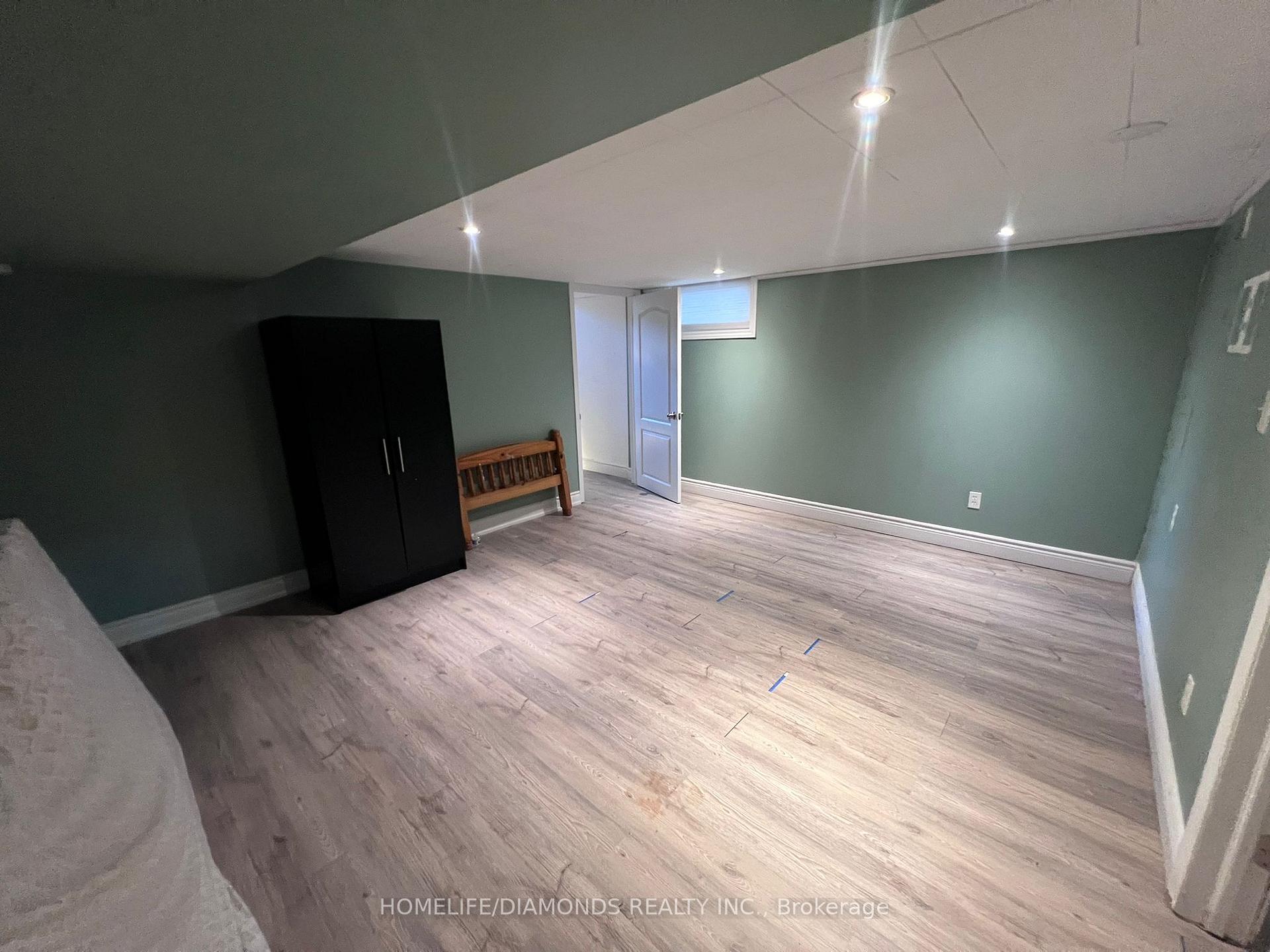 Photo 2 of Unit Bsmt 1, 107 Ellis Crescent, Waterloo — HOMEH