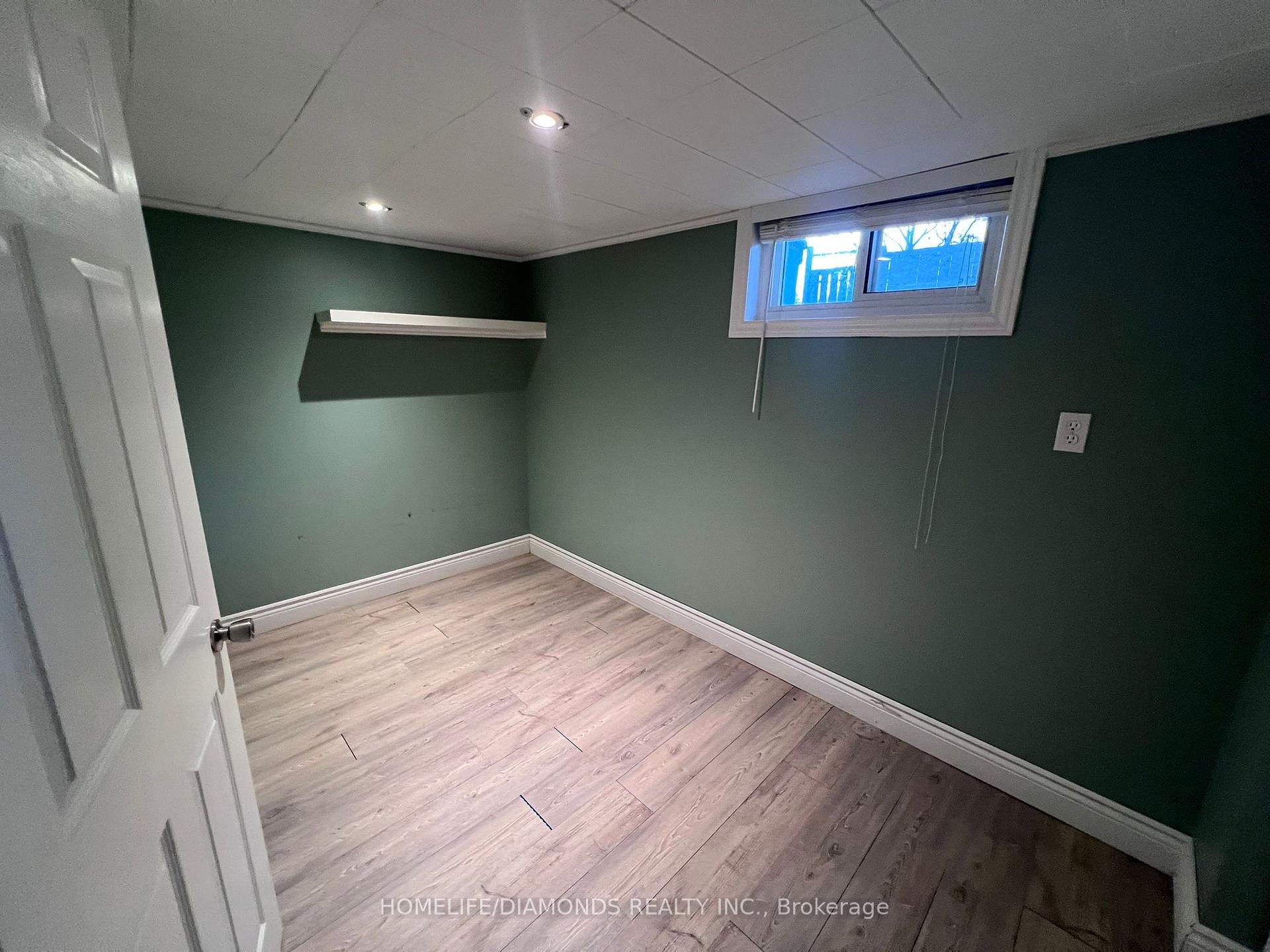 Photo 3 of Unit Bsmt 1, 107 Ellis Crescent, Waterloo — HOMEH