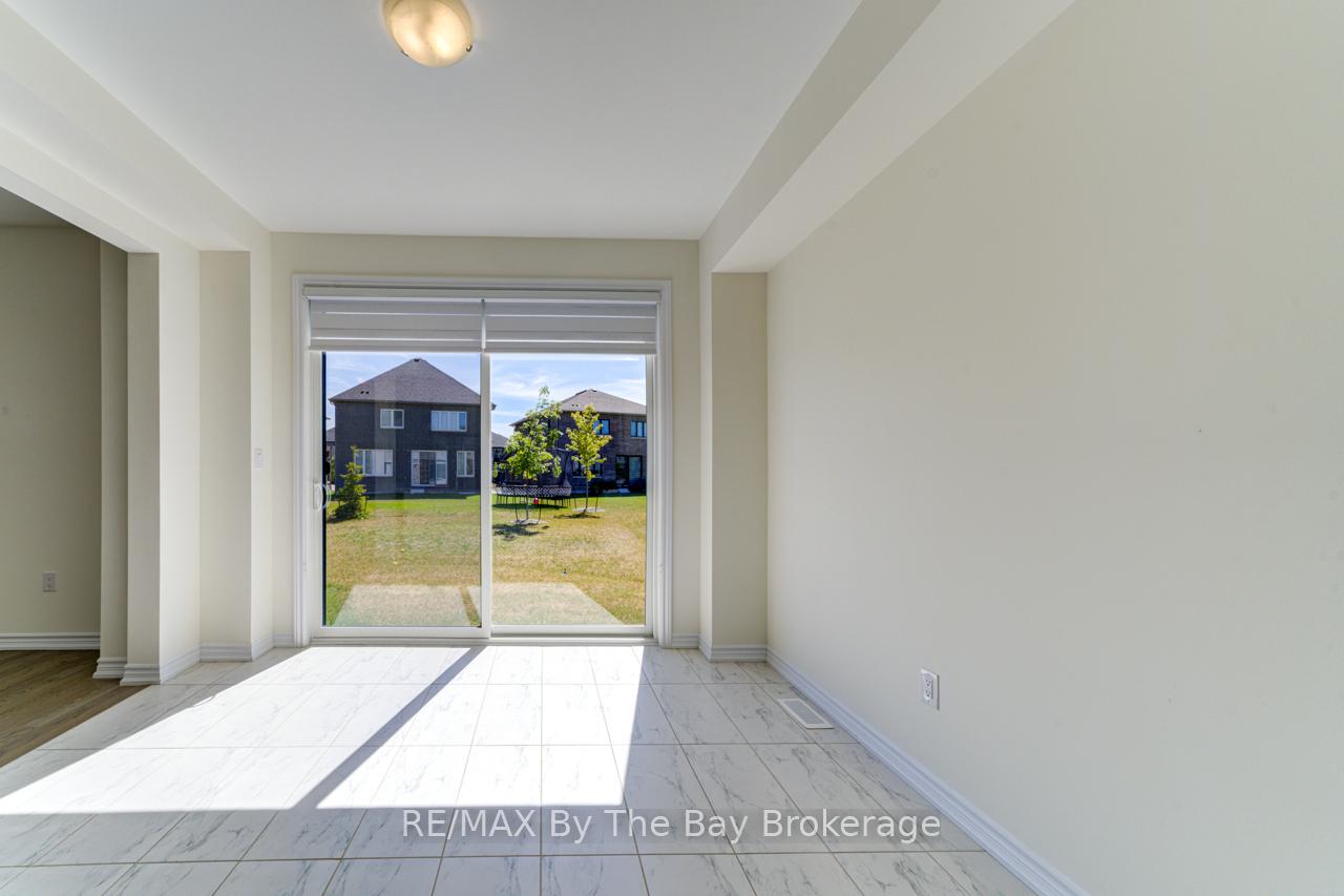 Photo 15 of 163 Rosanne Circle, Wasaga Beach — HOMEH