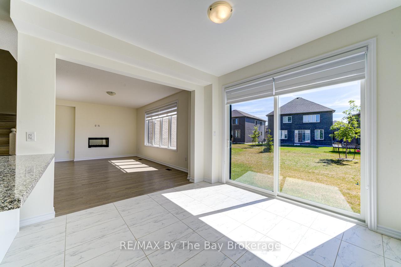 Photo 17 of 163 Rosanne Circle, Wasaga Beach — HOMEH
