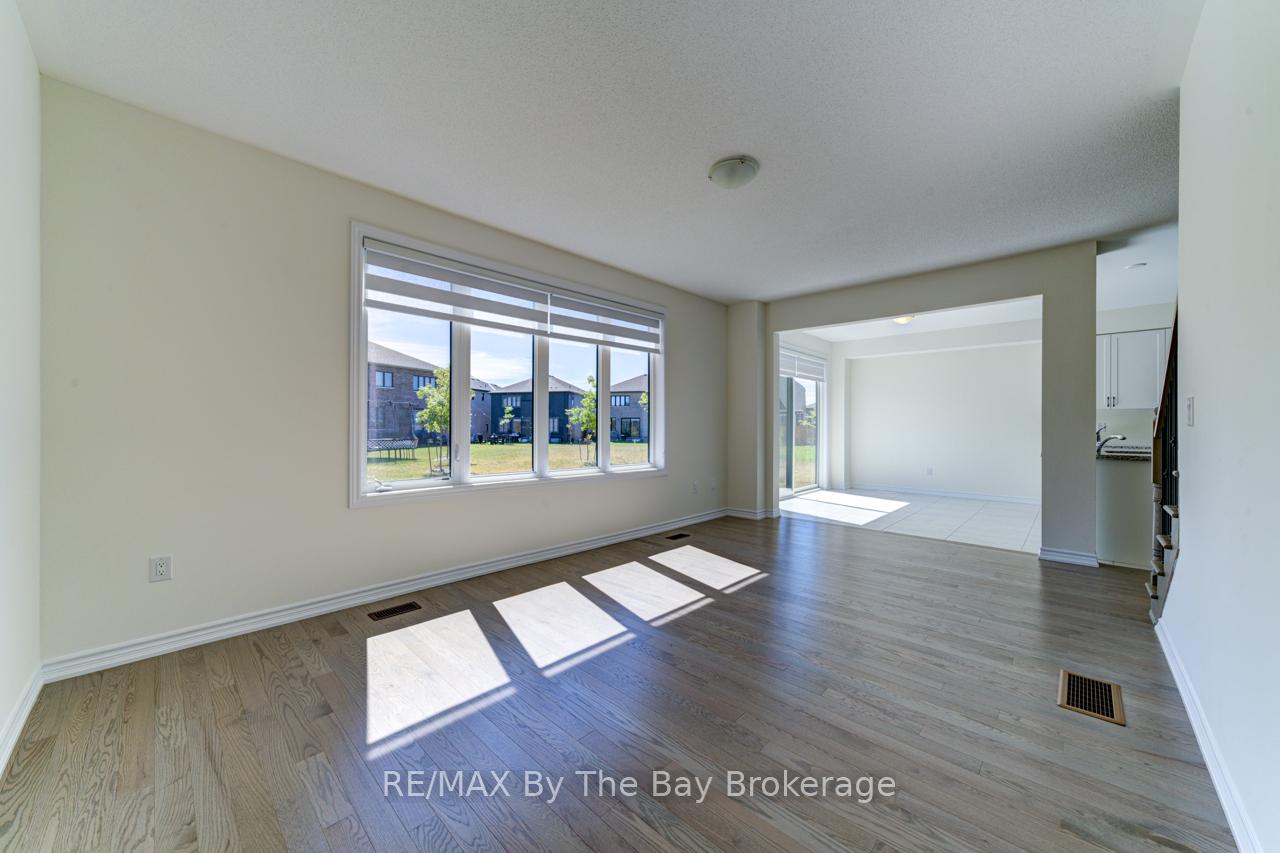 Photo 23 of 163 Rosanne Circle, Wasaga Beach — HOMEH