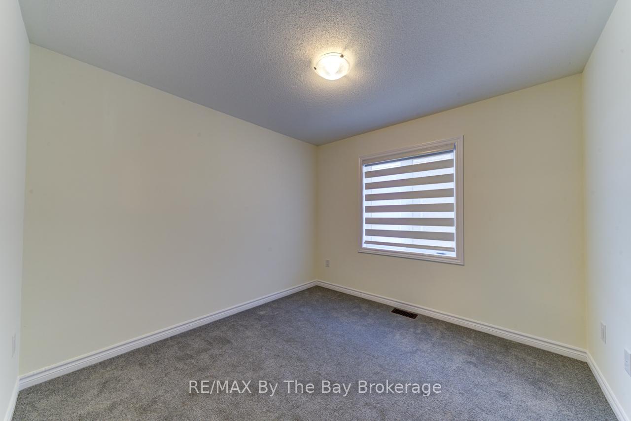 Photo 35 of 163 Rosanne Circle, Wasaga Beach — HOMEH