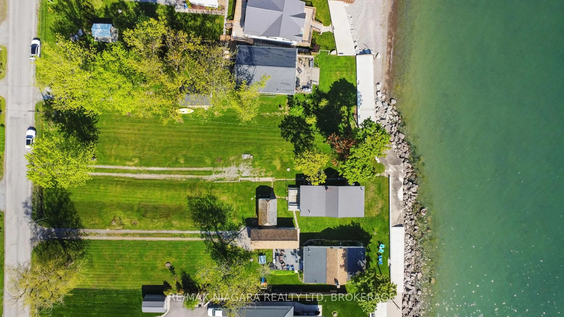 Front of 10953 Lakeshore Road