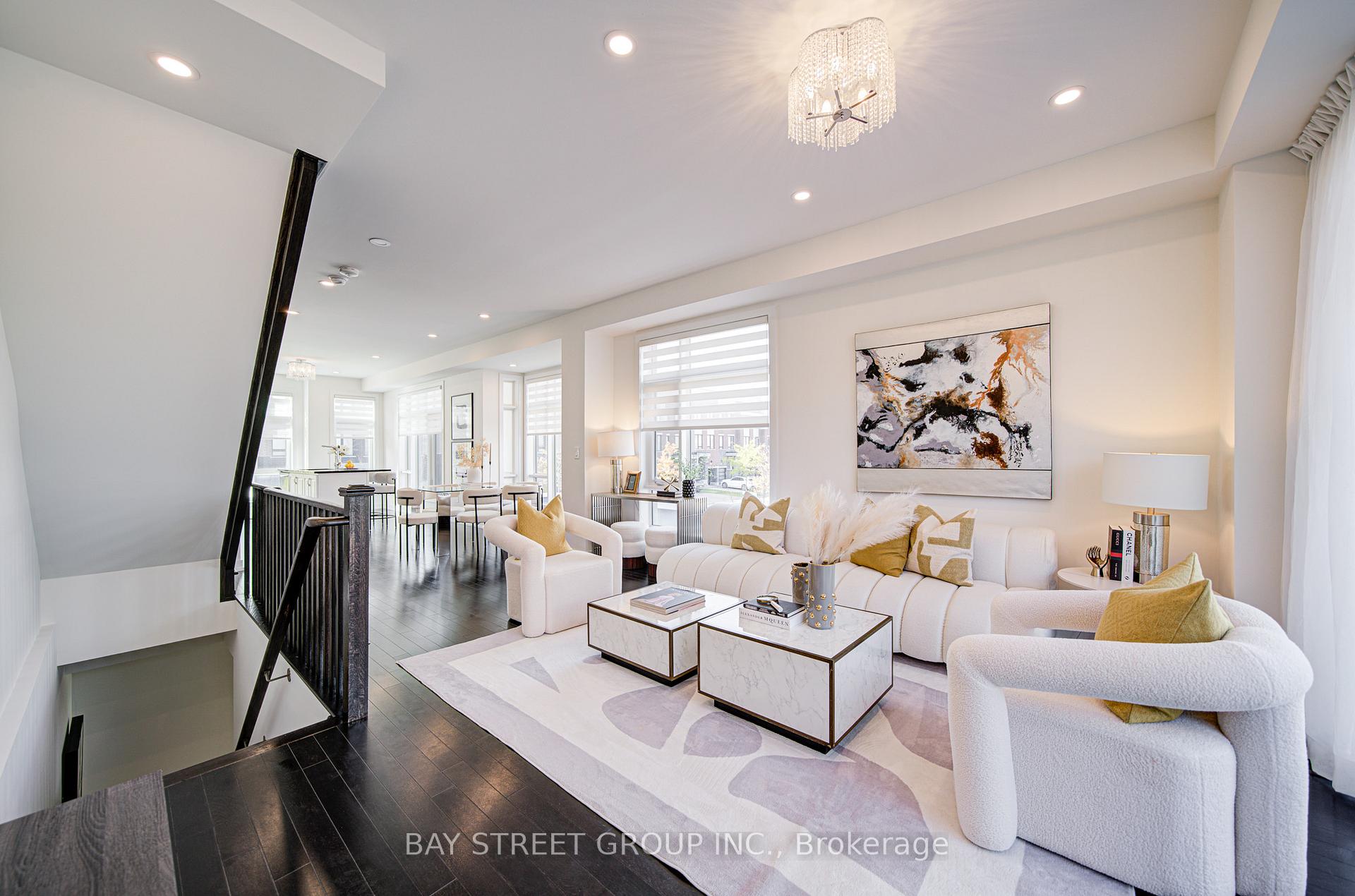 Photo 2 of 187 Salterton Circle, Vaughan, Maple — HOMEH