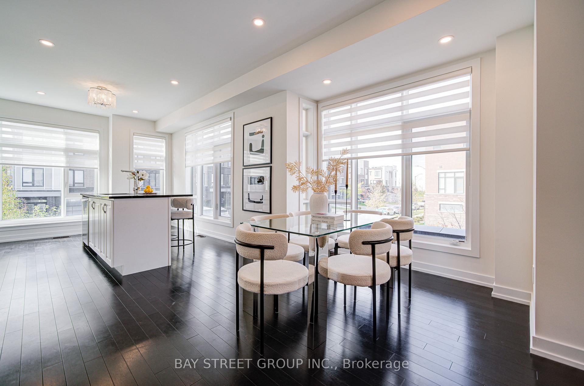 Photo 11 of 187 Salterton Circle, Vaughan, Maple — HOMEH