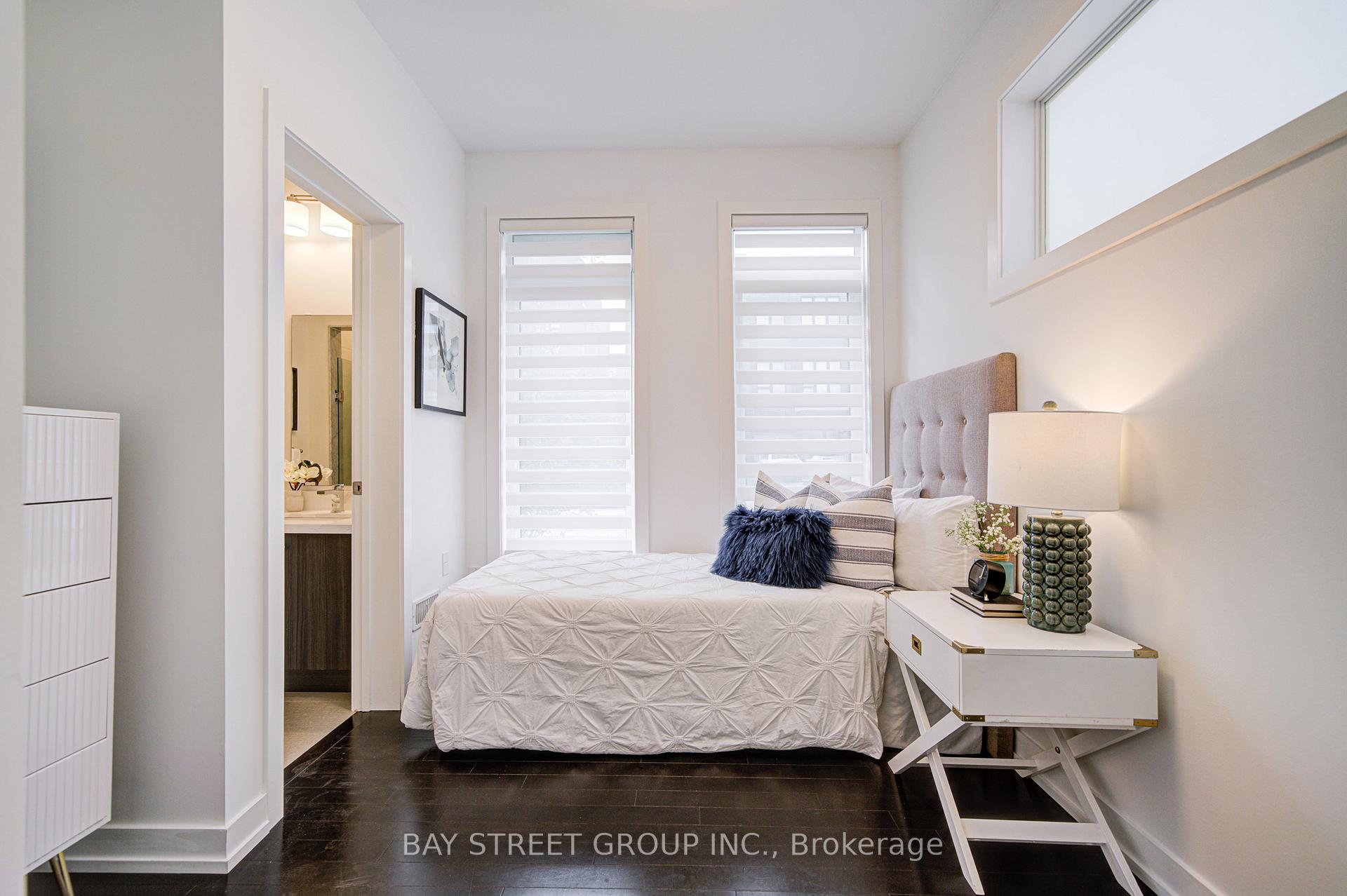 Photo 23 of 187 Salterton Circle, Vaughan, Maple — HOMEH