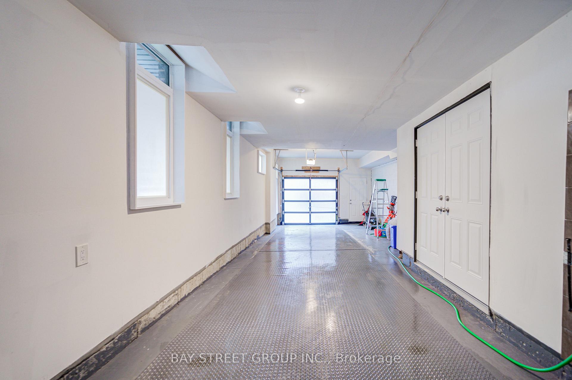 Photo 27 of 187 Salterton Circle, Vaughan, Maple — HOMEH