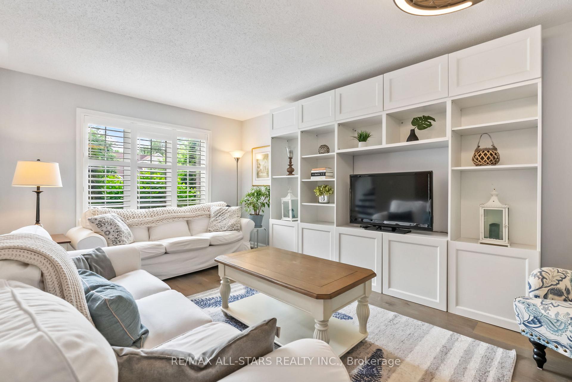 Photo 6 of 32 Meadows End Crescent, Uxbridge — HOMEH