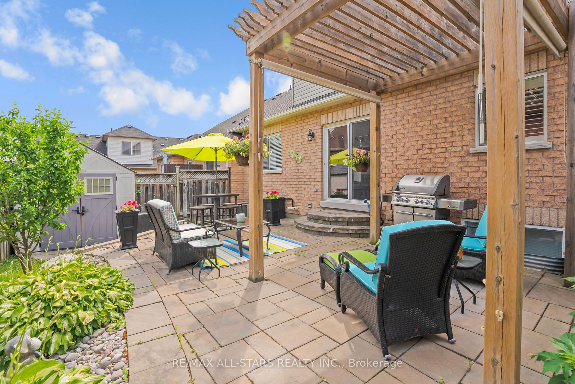 Photo 35 of 32 Meadows End Crescent, Uxbridge — HOMEH