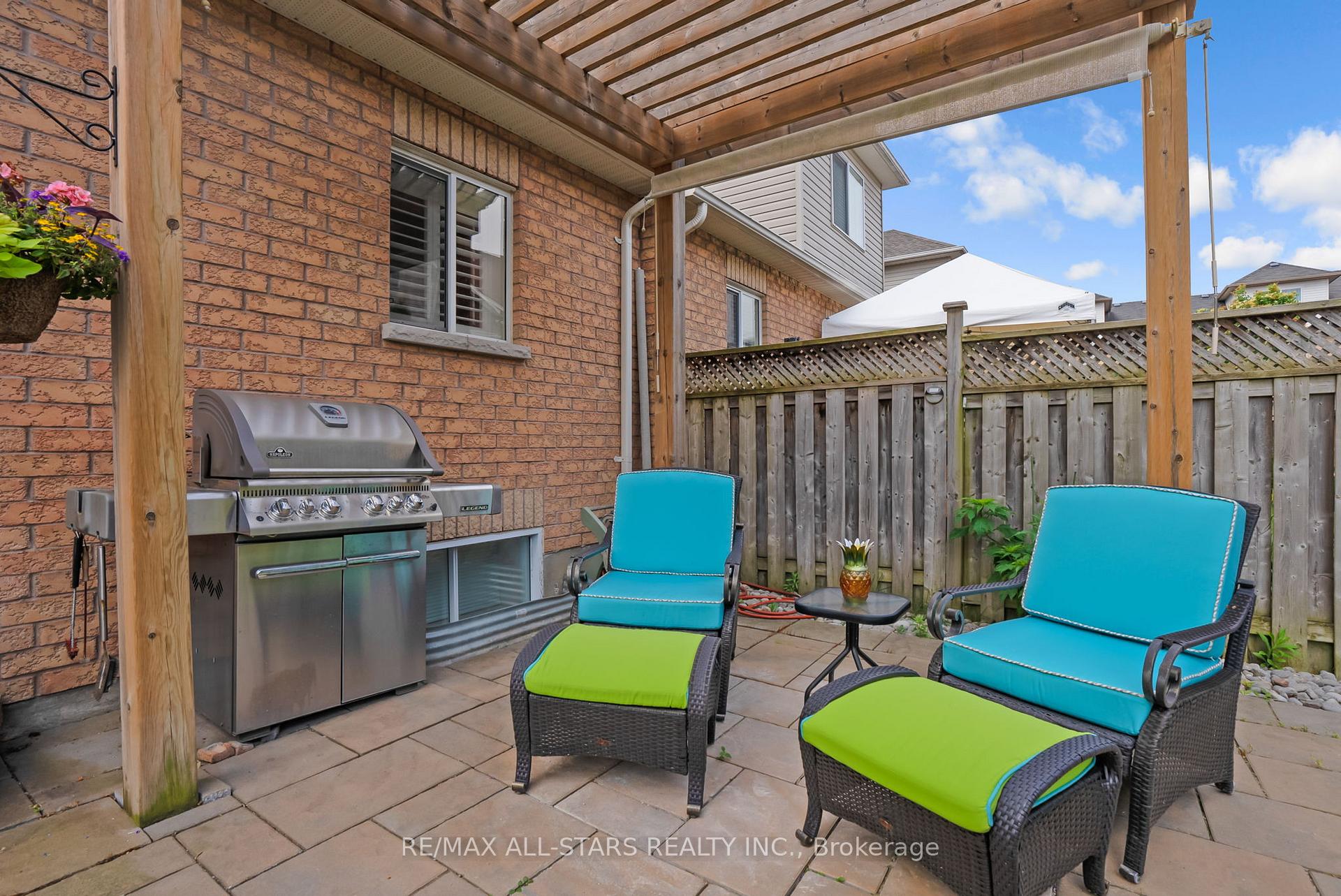 Photo 38 of 32 Meadows End Crescent, Uxbridge — HOMEH