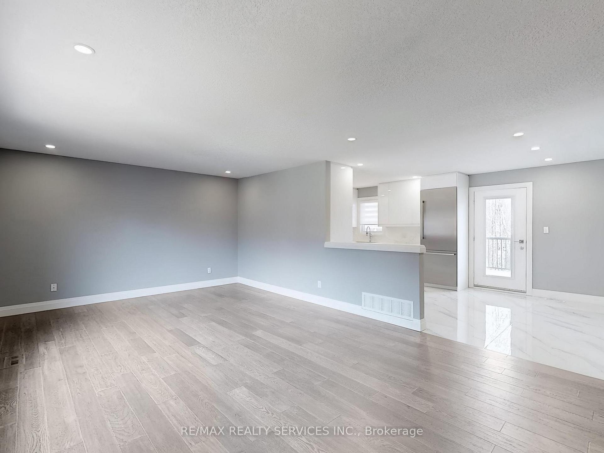 Photo 6 of 35 Innisbrook Drive, Wasaga Beach — HOMEH