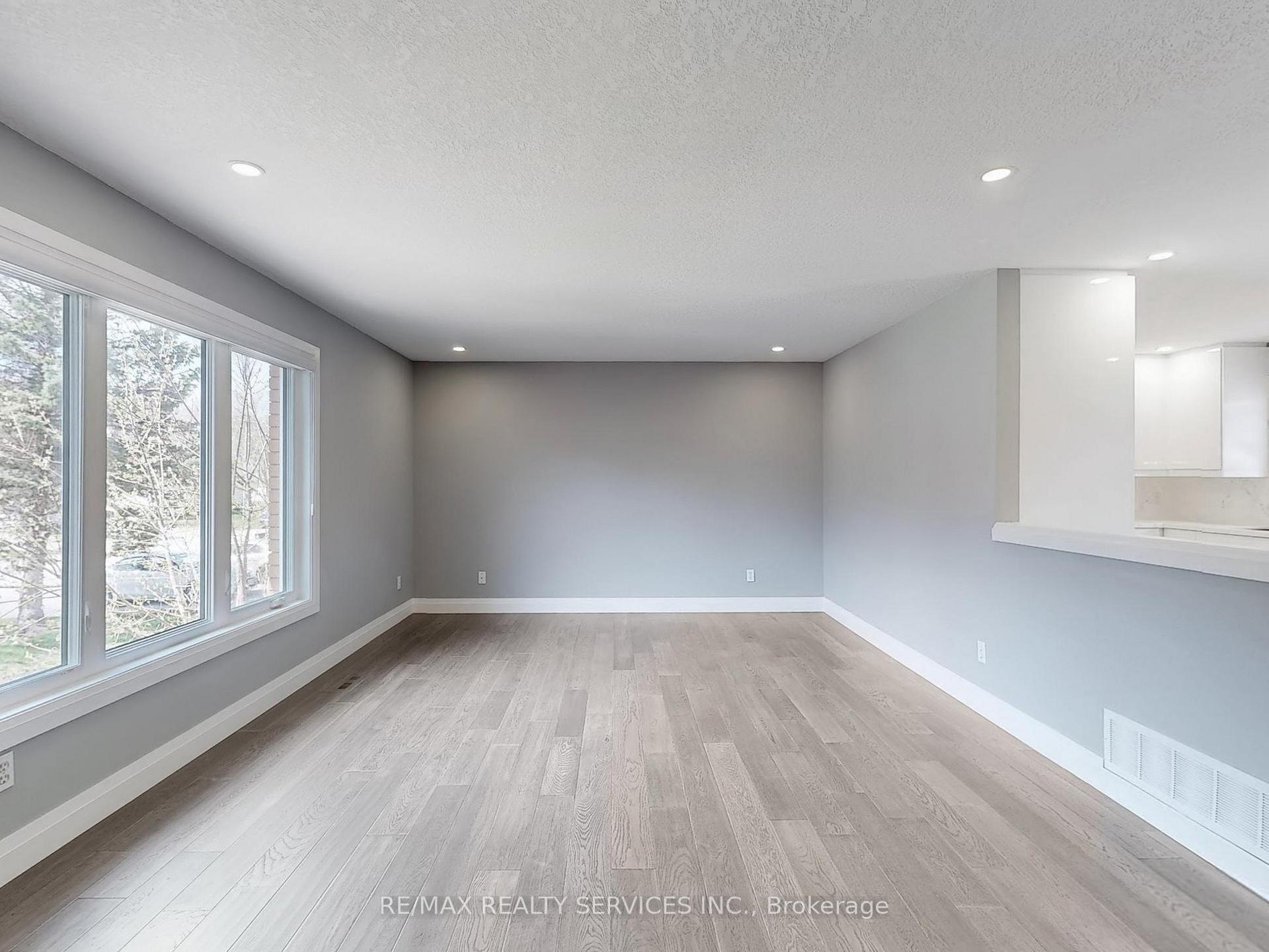 Photo 9 of 35 Innisbrook Drive, Wasaga Beach — HOMEH