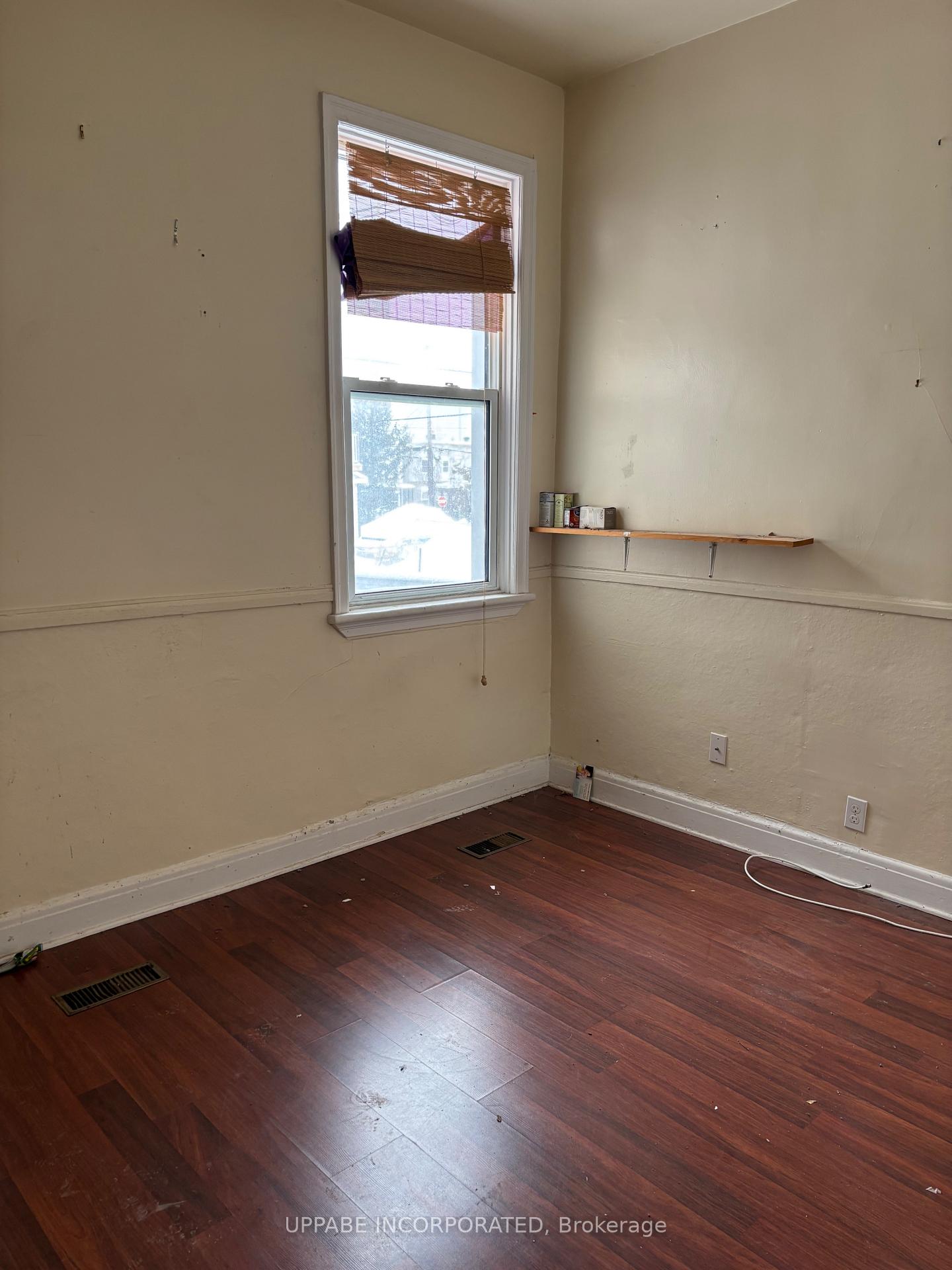 Photo 15 of 228-230 Carruthers Avenue, Ottawa, Hintonburg — HOMEH