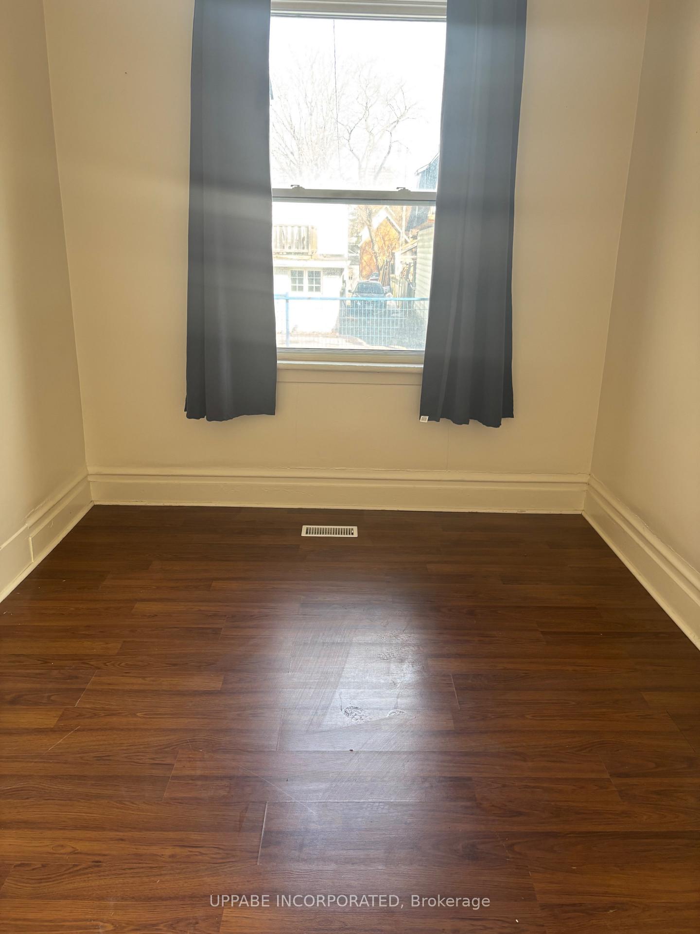 Photo 17 of 228-230 Carruthers Avenue, Ottawa, Hintonburg — HOMEH