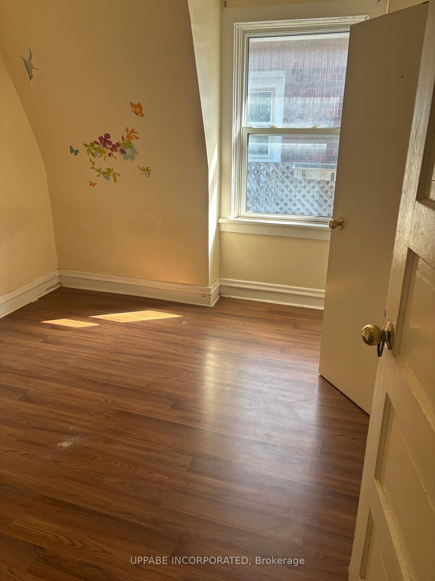 Photo 21 of 228-230 Carruthers Avenue, Ottawa, Hintonburg — HOMEH