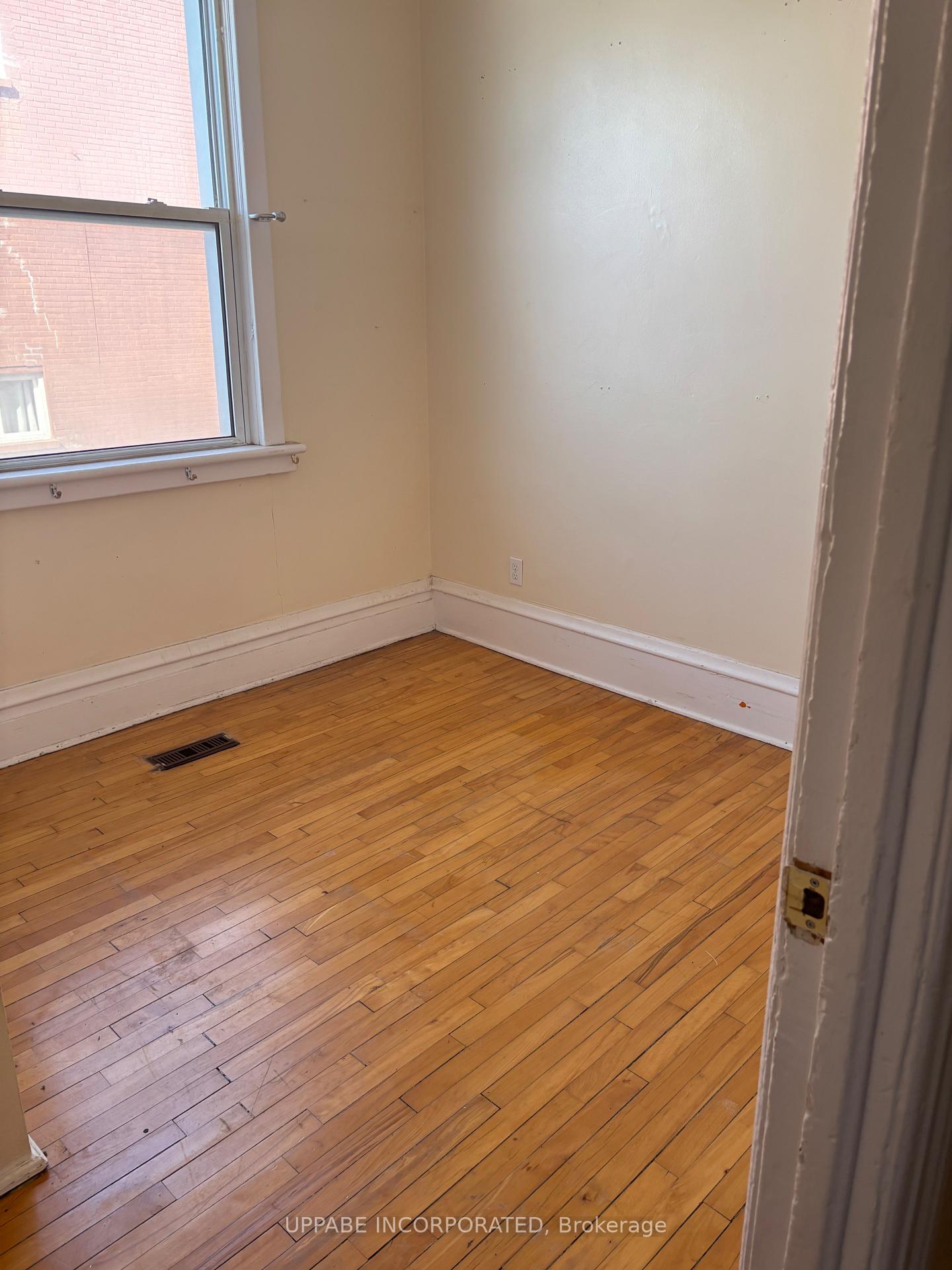 Photo 28 of 228-230 Carruthers Avenue, Ottawa, Hintonburg — HOMEH