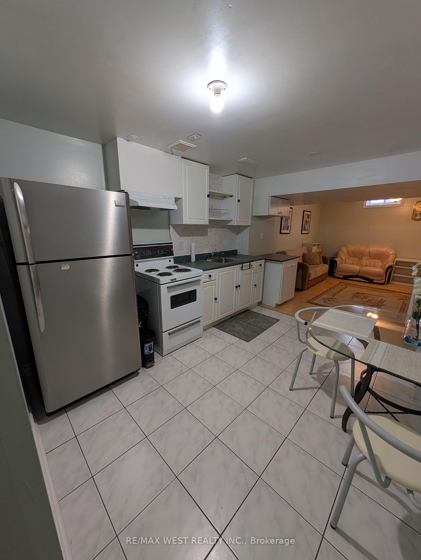 Photo 1 of 14 Thornway Avenue, Vaughan, Brownridge — HOMEH