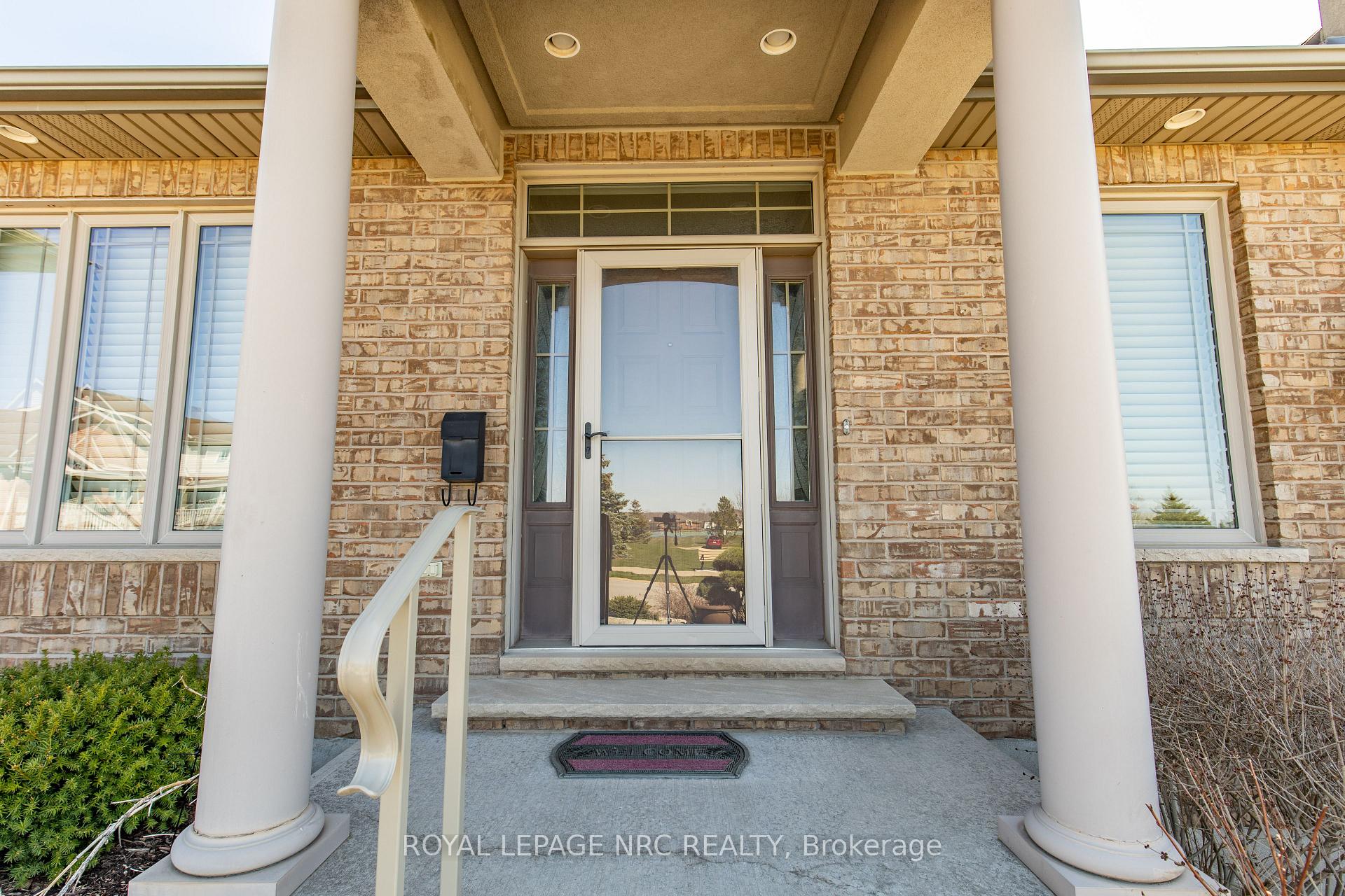 Front of 6 Muirfield Trail